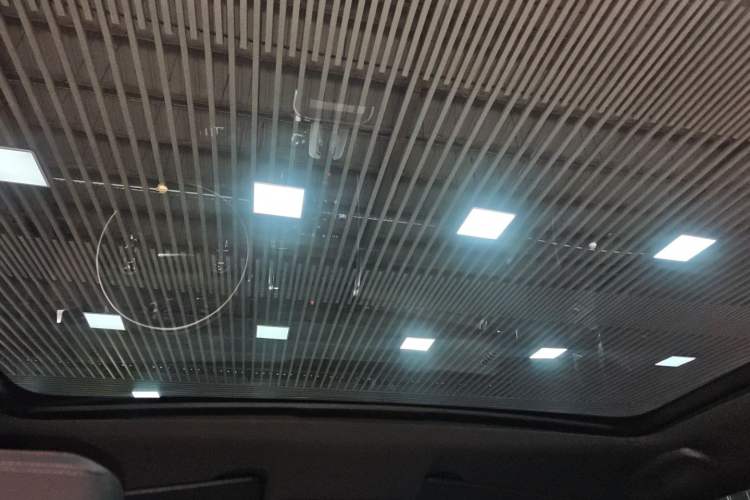 Used Land Rover Discovery Sport 2020 249 PS R-Dynamic Performance Edition Headliner