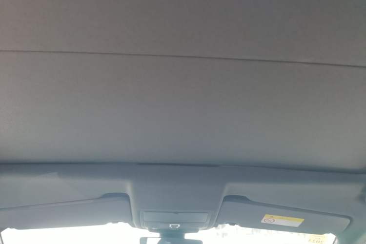 Used Land Rover Discovery Sport 2020 249 PS R-Dynamic Performance Tech Edition 5 Seats Headliner