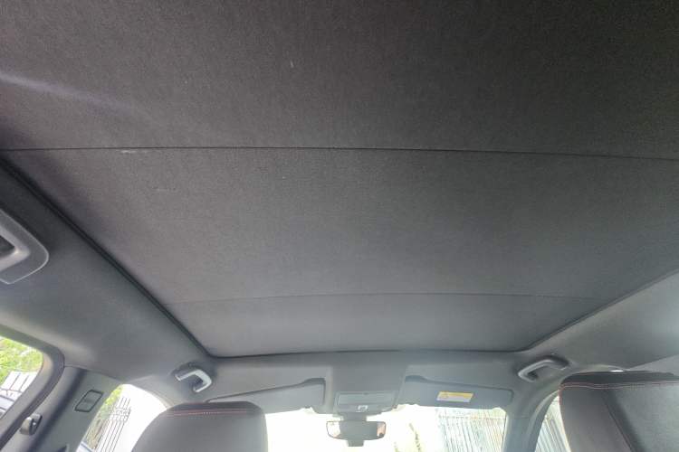 Used Land Rover Discovery Sport 2020 249 PS R-Dynamic Performance Edition Headliner