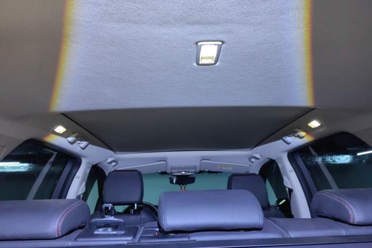 Used Land Rover Discovery Sport 2020 249 PS R-Dynamic Performance Tech Edition 7 Seats Headliner