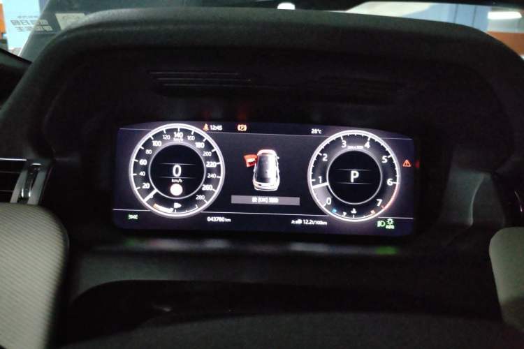 Used Land Rover Discovery Sport 2020 249 PS R-Dynamic Performance Edition Instrument Cluster