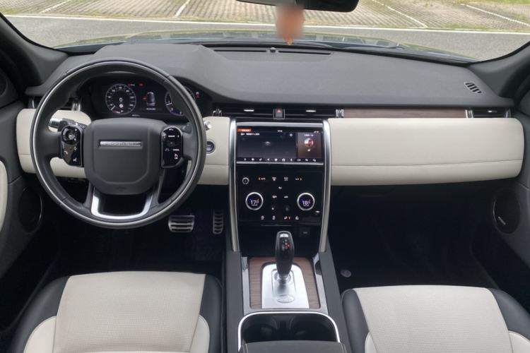 Used Land Rover Discovery Sport 2020 249 PS R-Dynamic Performance Tech Edition 5 Seats Interior 1