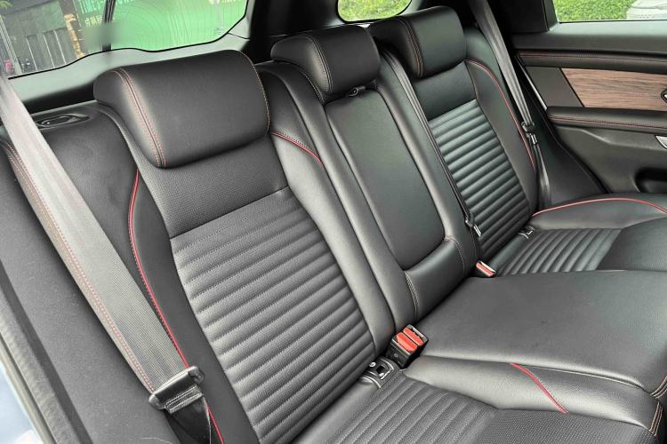 Used Land Rover Discovery Sport 2020 249 PS R-Dynamic Performance Edition Interior 12