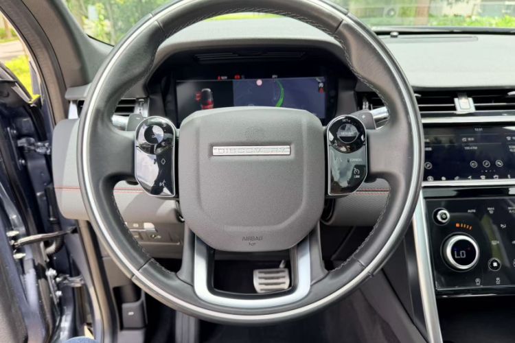 Used Land Rover Discovery Sport 2020 249 PS R-Dynamic Performance Edition Interior 2
