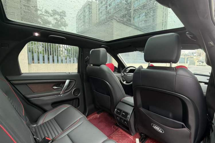 Used Land Rover Discovery Sport 2020 249 PS R-Dynamic Performance Tech Edition 7 Seats Interior 3