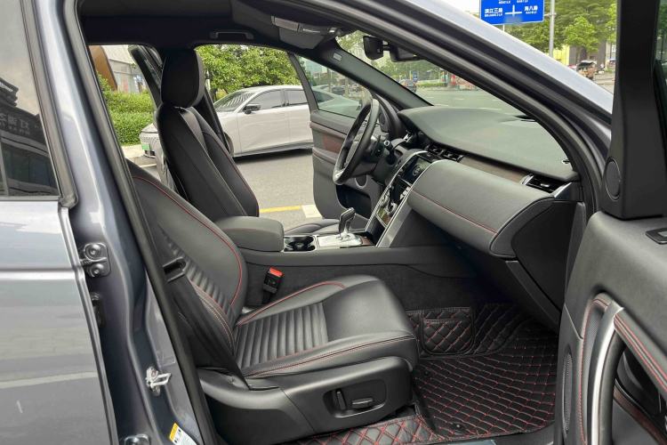 Used Land Rover Discovery Sport 2020 249 PS R-Dynamic Performance Edition Interior 5