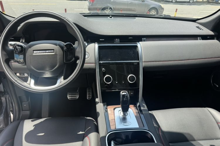 Used Land Rover Discovery Sport 2020 249 PS R-Dynamic Performance Edition Interior 5