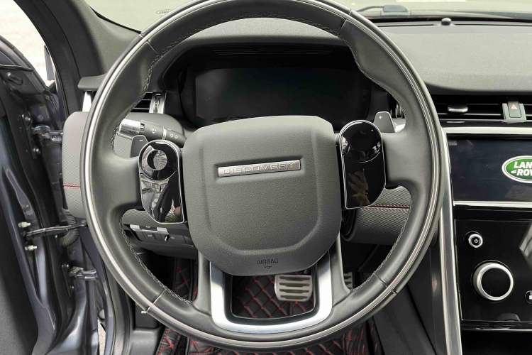 Used Land Rover Discovery Sport 2020 249 PS R-Dynamic Performance Edition Interior 8