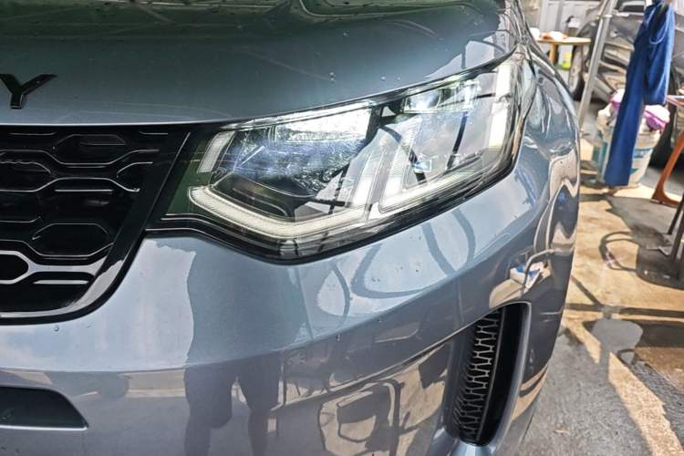 Used Land Rover Discovery Sport 2020 249 PS R-Dynamic Performance Edition Left Front Headlight
