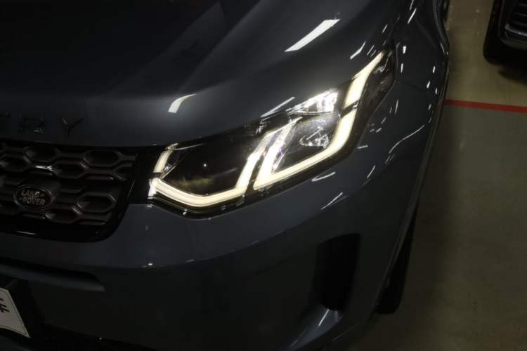 Used Land Rover Discovery Sport 2020 249 PS R-Dynamic Performance Tech Edition 5 Seats Left Front Headlight