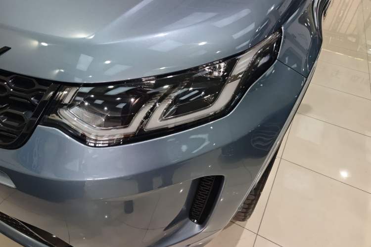 Used Land Rover Discovery Sport 2020 249 PS R-Dynamic Performance Tech Edition 5 Seats Left Front Headlight