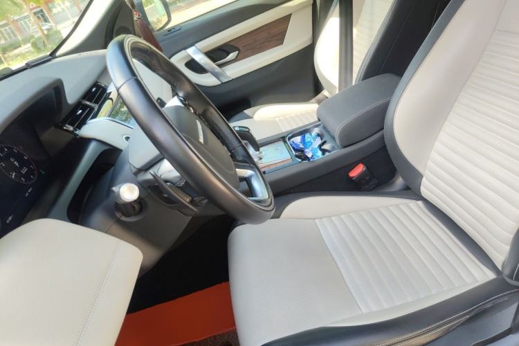 Used Land Rover Discovery Sport 2020 249 PS R-Dynamic Performance Edition Left Front Seat