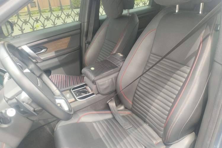 Used Land Rover Discovery Sport 2020 249 PS R-Dynamic Performance Edition Left Front Seat
