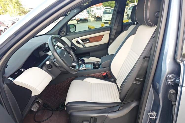 Used Land Rover Discovery Sport 2020 249 PS R-Dynamic Performance Edition Left Front Seat