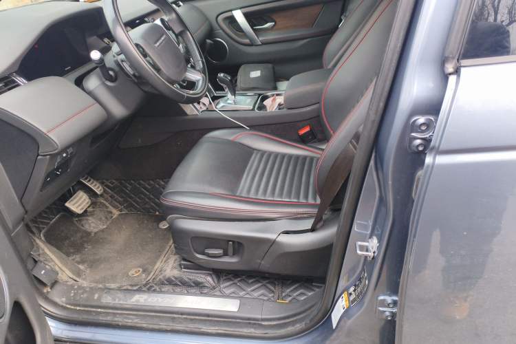 Used Land Rover Discovery Sport 2020 249 PS R-Dynamic Performance Edition Left Front Seat