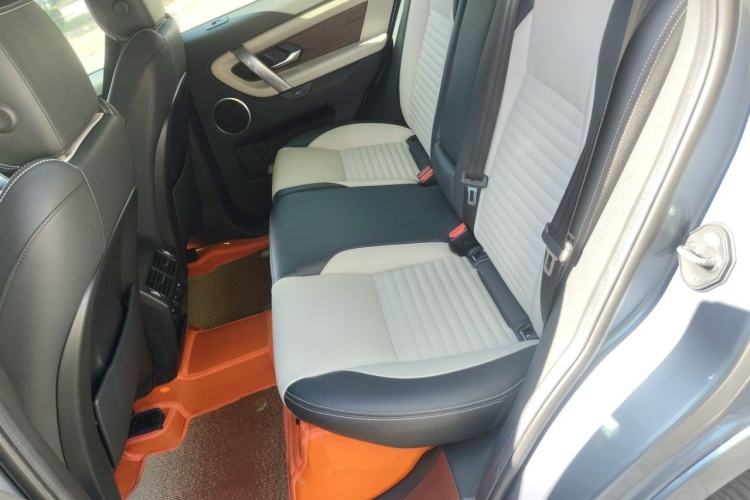 Used Land Rover Discovery Sport 2020 249 PS R-Dynamic Performance Edition Left Rear Seat