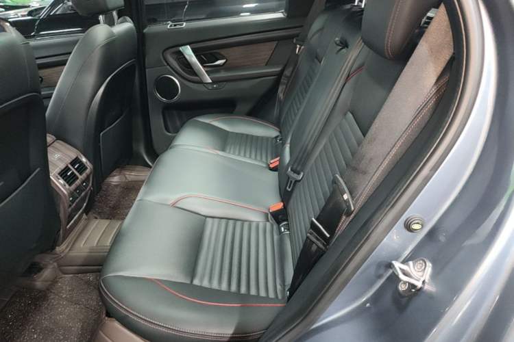 Used Land Rover Discovery Sport 2020 249 PS R-Dynamic Performance Edition Left Rear Seat