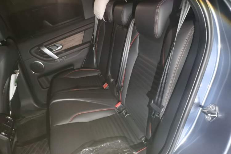 Used Land Rover Discovery Sport 2020 249 PS R-Dynamic Performance Edition Left Rear Seat