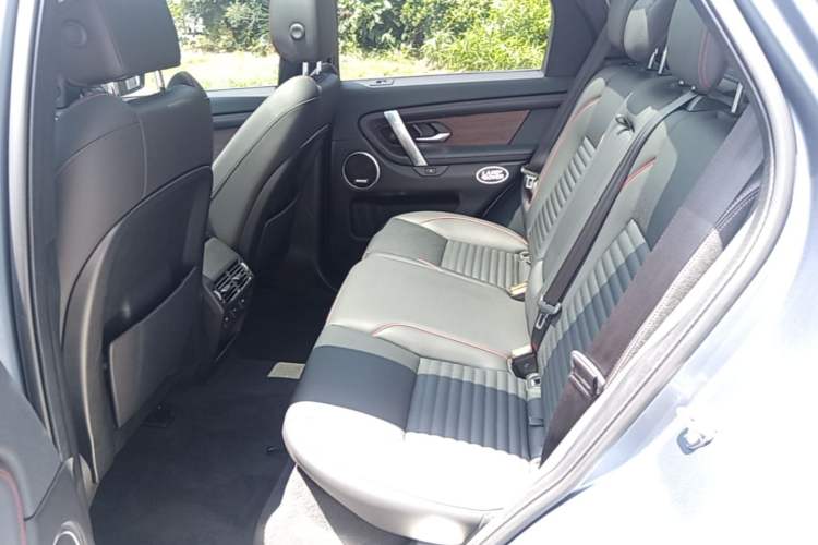 Used Land Rover Discovery Sport 2020 249 PS R-Dynamic Performance Edition Left Rear Seat