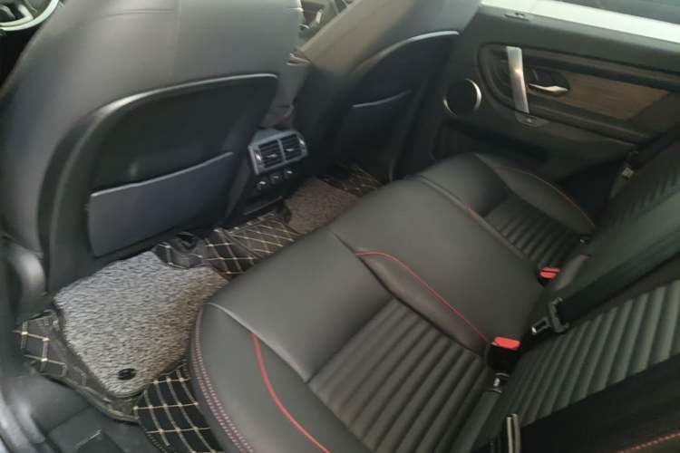 Used Land Rover Discovery Sport 2020 249 PS R-Dynamic Performance Edition Left Rear Seat