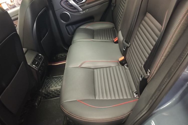 Used Land Rover Discovery Sport 2020 249 PS R-Dynamic Performance Edition Left Rear Seat