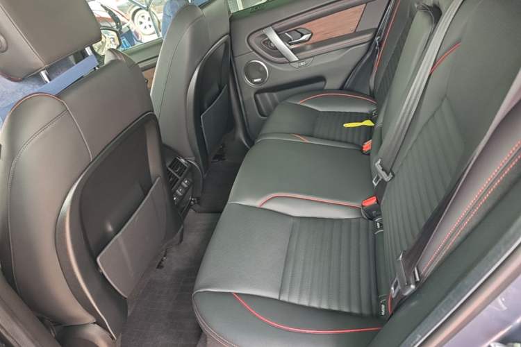 Used Land Rover Discovery Sport 2020 249 PS R-Dynamic Performance Edition Left Rear Seat