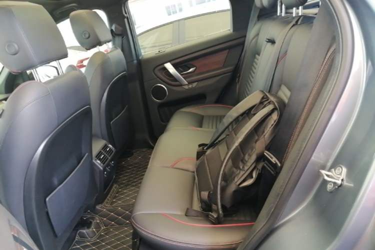 Used Land Rover Discovery Sport 2020 249 PS R-Dynamic Performance Edition Left Rear Seat