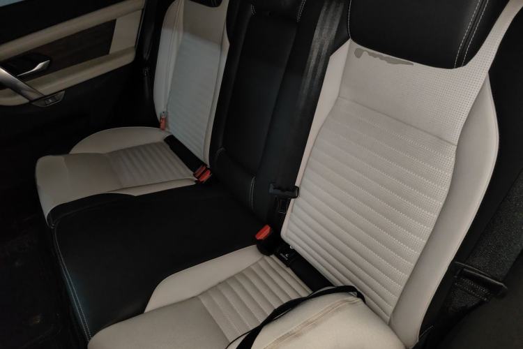 Used Land Rover Discovery Sport 2020 249 PS R-Dynamic Performance Edition Left Rear Seat