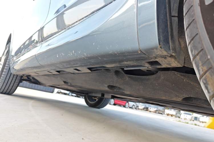 Used Land Rover Discovery Sport 2020 249 PS R-Dynamic Performance Edition Left Side Sill