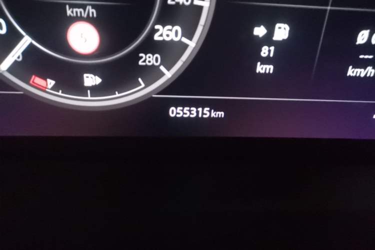 Used Land Rover Discovery Sport 2020 249 PS R-Dynamic Performance Edition Odometer Close Up