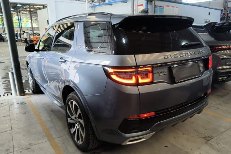 Used Land Rover Discovery Sport 2020 249 PS R-Dynamic Performance Tech Edition 7 Seats Rear Left 45 Deg