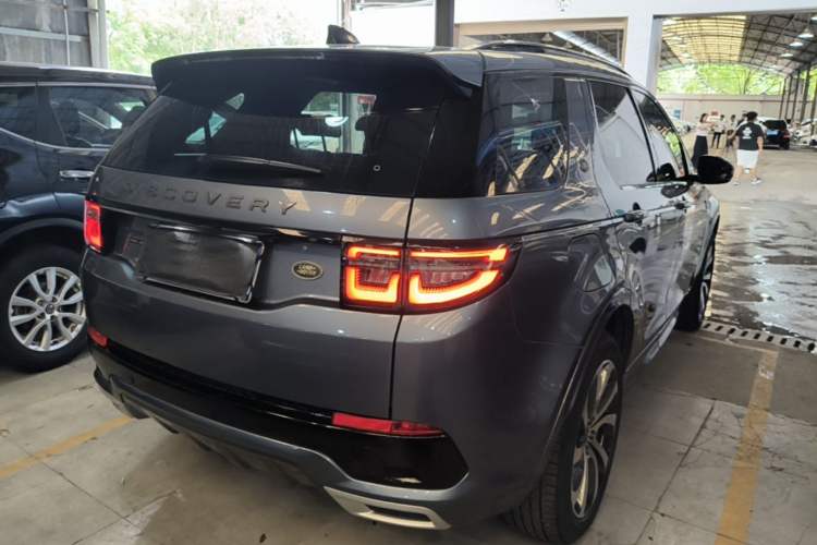Used Land Rover Discovery Sport 2020 249 PS R-Dynamic Performance Tech Edition 7 Seats Rear Right 45 Deg