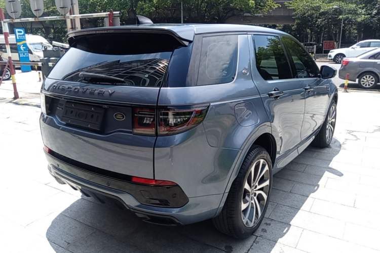 Used Land Rover Discovery Sport 2020 249 PS R-Dynamic Performance Edition Rear Right 45 Deg