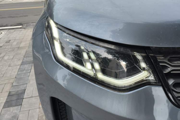 Used Land Rover Discovery Sport 2020 249 PS R-Dynamic Performance Edition Right Front Headlight