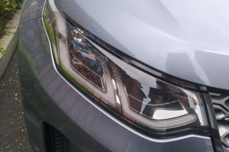 Used Land Rover Discovery Sport 2020 249 PS R-Dynamic Performance Edition Right Front Headlight