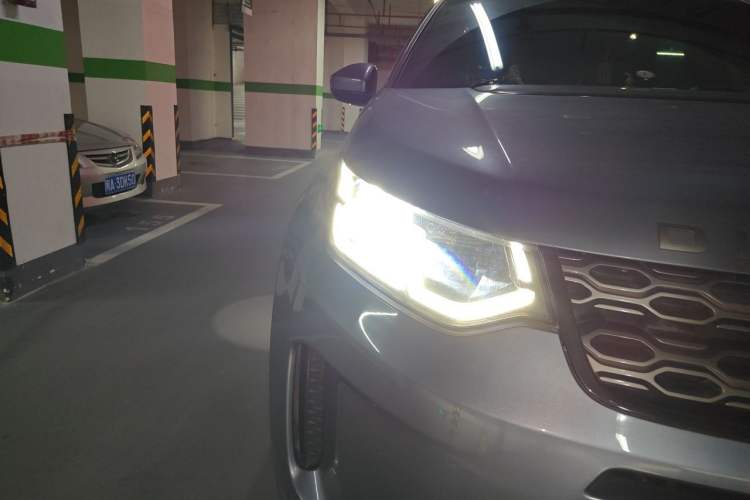 Used Land Rover Discovery Sport 2020 249 PS R-Dynamic Performance Edition Right Front Headlight