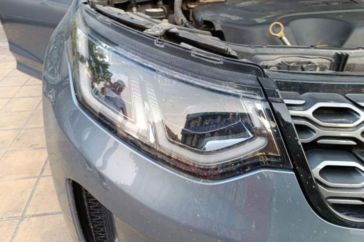 Used Land Rover Discovery Sport 2020 249 PS R-Dynamic Performance Edition Right Front Headlight