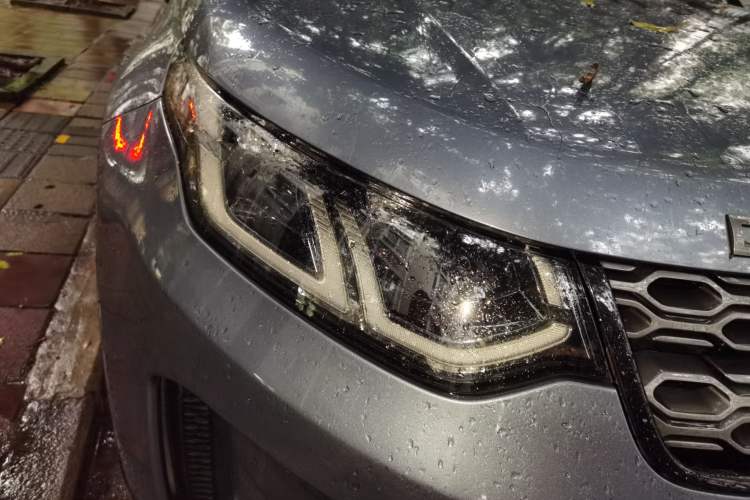 Used Land Rover Discovery Sport 2020 249 PS R-Dynamic Performance Edition Right Front Headlight
