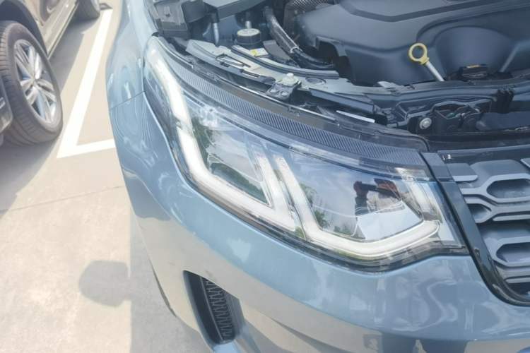 Used Land Rover Discovery Sport 2020 249 PS R-Dynamic Performance Tech Edition 5 Seats Right Front Headlight