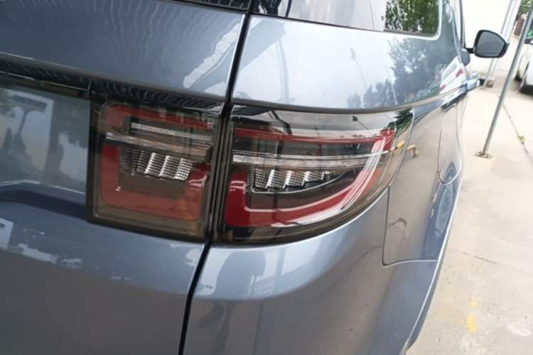 Used Land Rover Discovery Sport 2020 249 PS R-Dynamic Performance Edition Right Rear Taillight