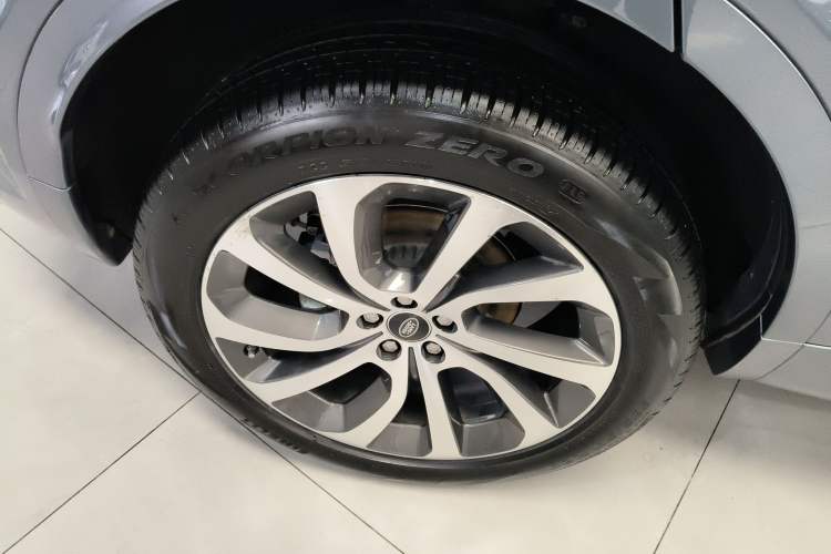 Used Land Rover Discovery Sport 2020 249 PS R-Dynamic Performance Edition Right Rear Wheel Hub