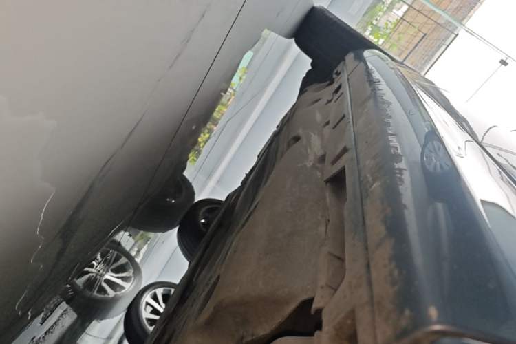 Used Land Rover Discovery Sport 2020 249 PS R-Dynamic Performance Tech Edition 7 Seats Right Side Sill