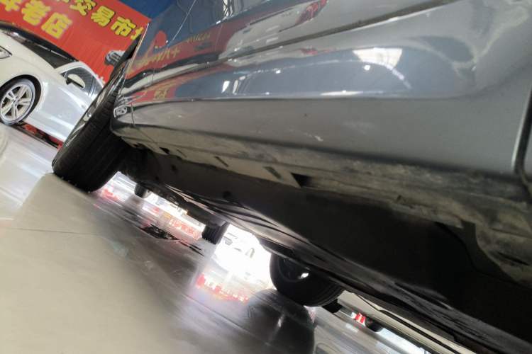 Used Land Rover Discovery Sport 2020 249 PS R-Dynamic Performance Edition Right Side Sill