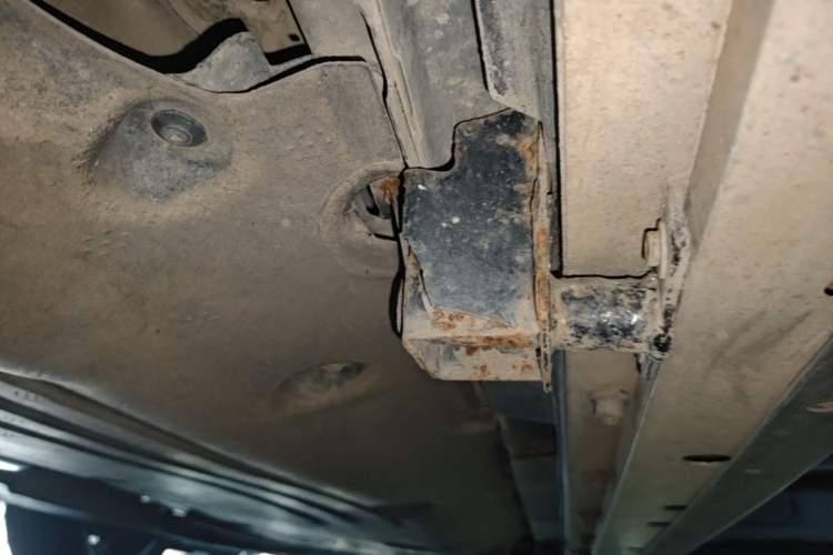 Used Land Rover Discovery Sport 2020 249 PS R-Dynamic Performance Edition Right Side Sill