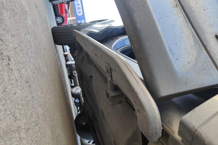Used Land Rover Discovery Sport 2020 249 PS R-Dynamic Performance Tech Edition 7 Seats Right Side Sill