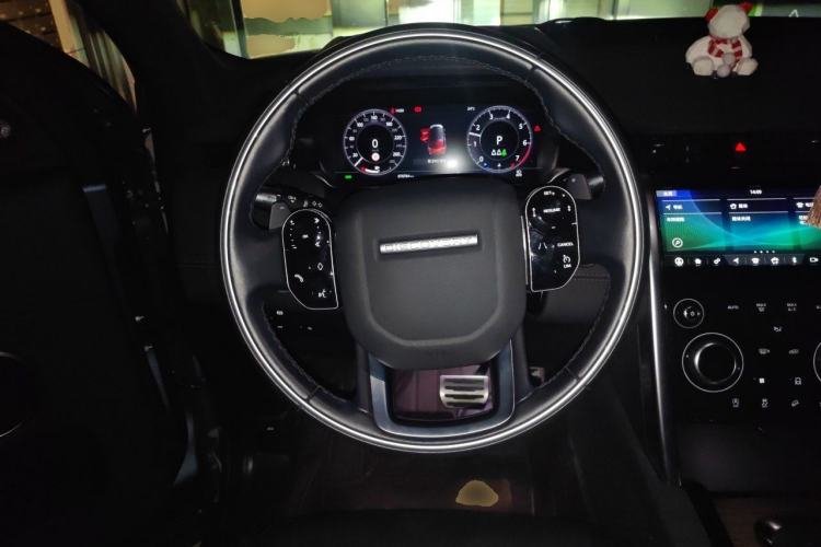 Used Land Rover Discovery Sport 2020 249 PS R-Dynamic Performance Tech Edition 5 Seats Steering Wheel