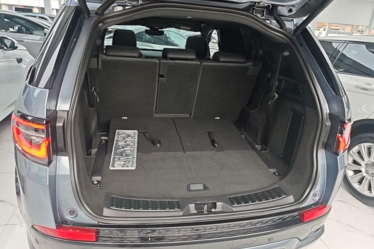 Used Land Rover Discovery Sport 2020 249 PS R-Dynamic Performance Tech Edition 7 Seats Trunk