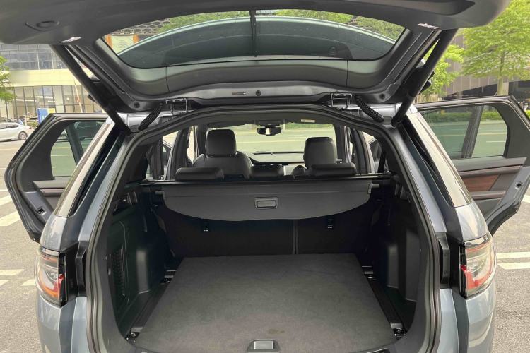 Used Land Rover Discovery Sport 2020 249 PS R-Dynamic Performance Edition Trunk