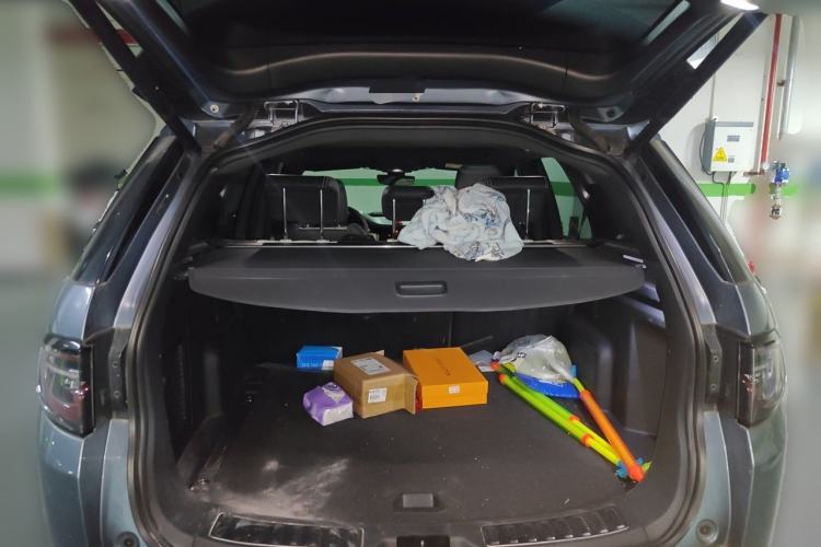 Used Land Rover Discovery Sport 2020 249 PS R-Dynamic Performance Edition Trunk