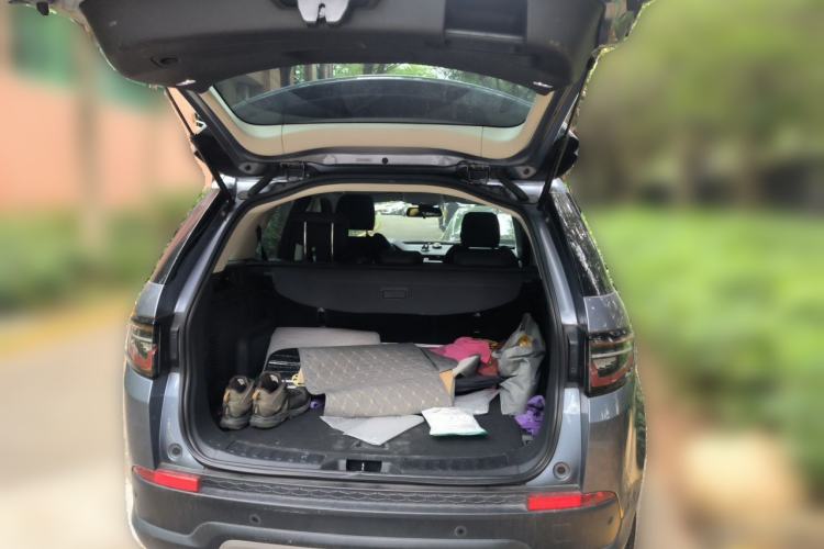 Used Land Rover Discovery Sport 2020 200 PS Family Edition Trunk